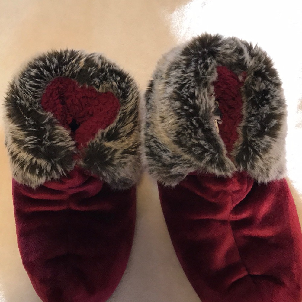Slippers - Picture 2 of 4